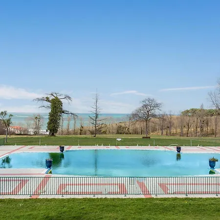 Apartment Grand Familial Avec Piscine Pres De Saint-jean-de-luz