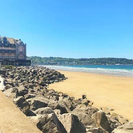 Grand Familial Avec Piscine Pres De Saint-jean-de-luz Apartment Urrugne